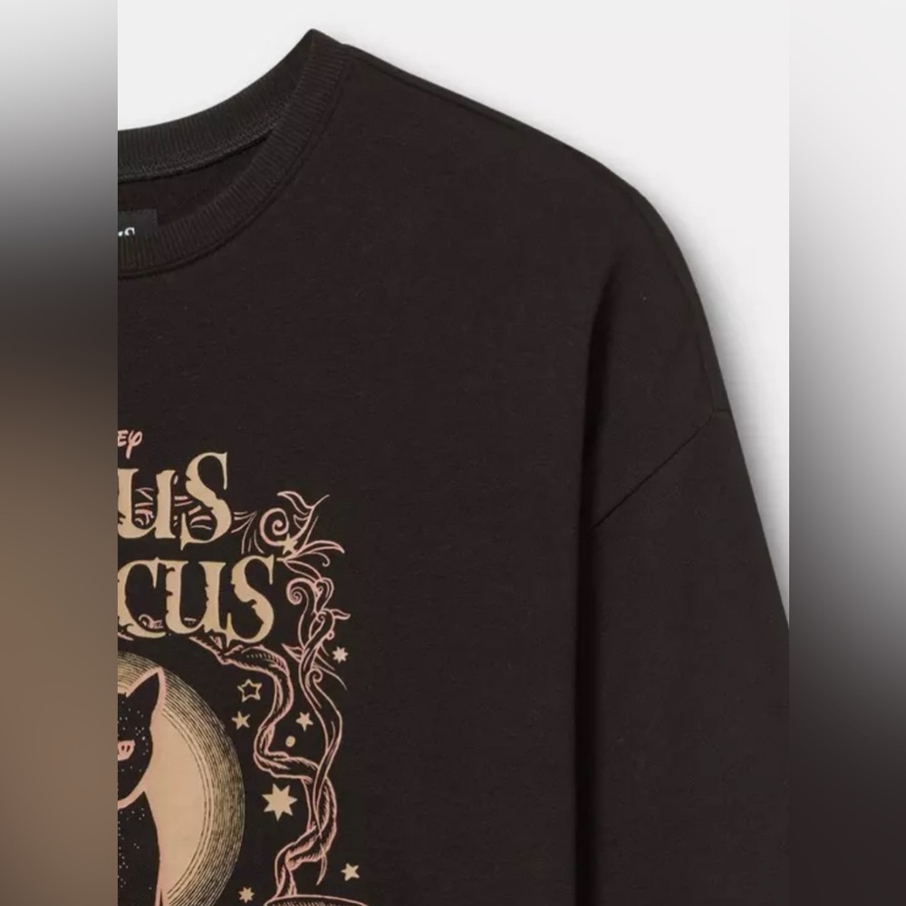 #z015 Torrid Hocus Pocus Fleece Crewneck Sweatshirt Deep Black Cat Graphic - Picture 3 of 12